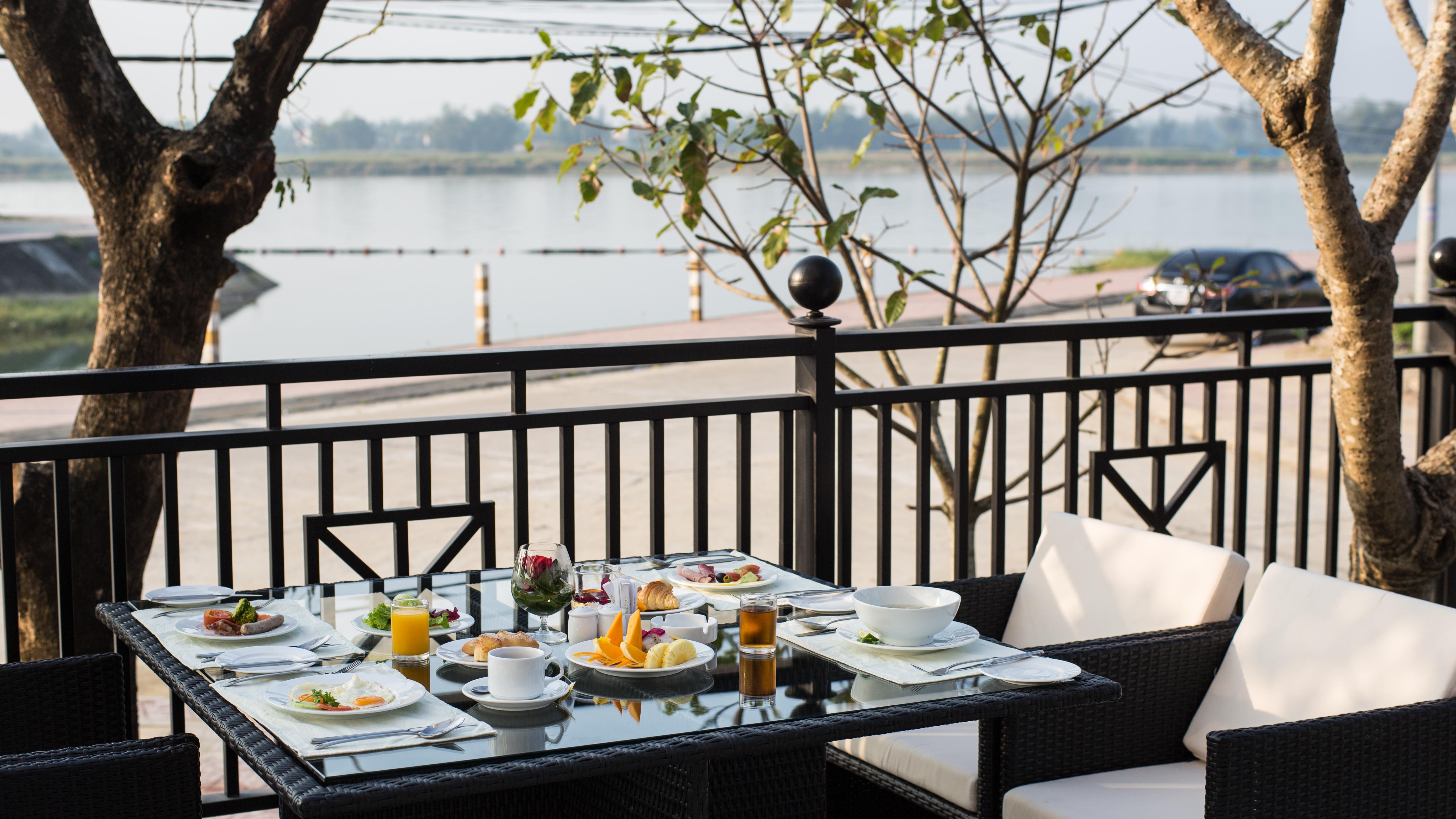 Royal Riverside Hoi An Hotel & Spa Εξωτερικό φωτογραφία