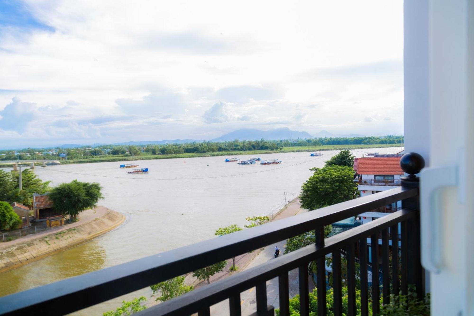 Royal Riverside Hoi An Hotel & Spa Εξωτερικό φωτογραφία